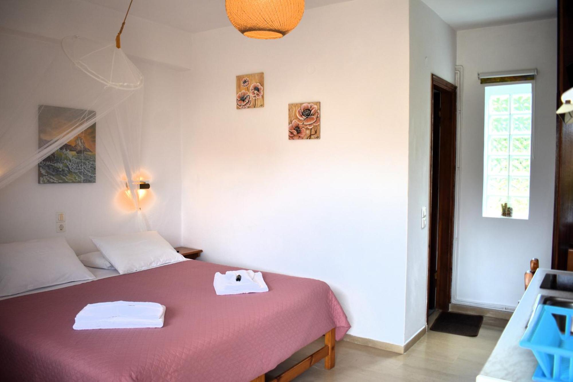 Kostas Apartments & Studios Agios Georgios Pagon Exterior photo