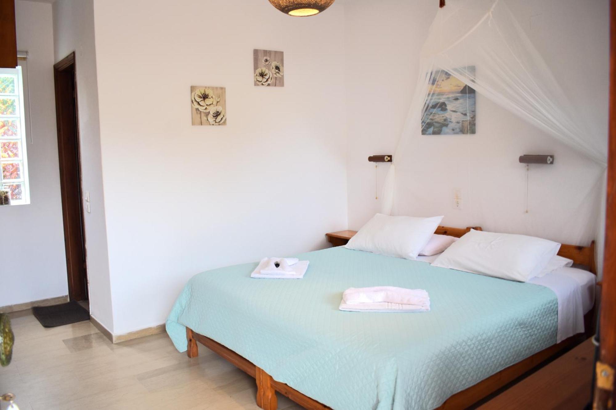 Kostas Apartments & Studios Agios Georgios Pagon Exterior photo
