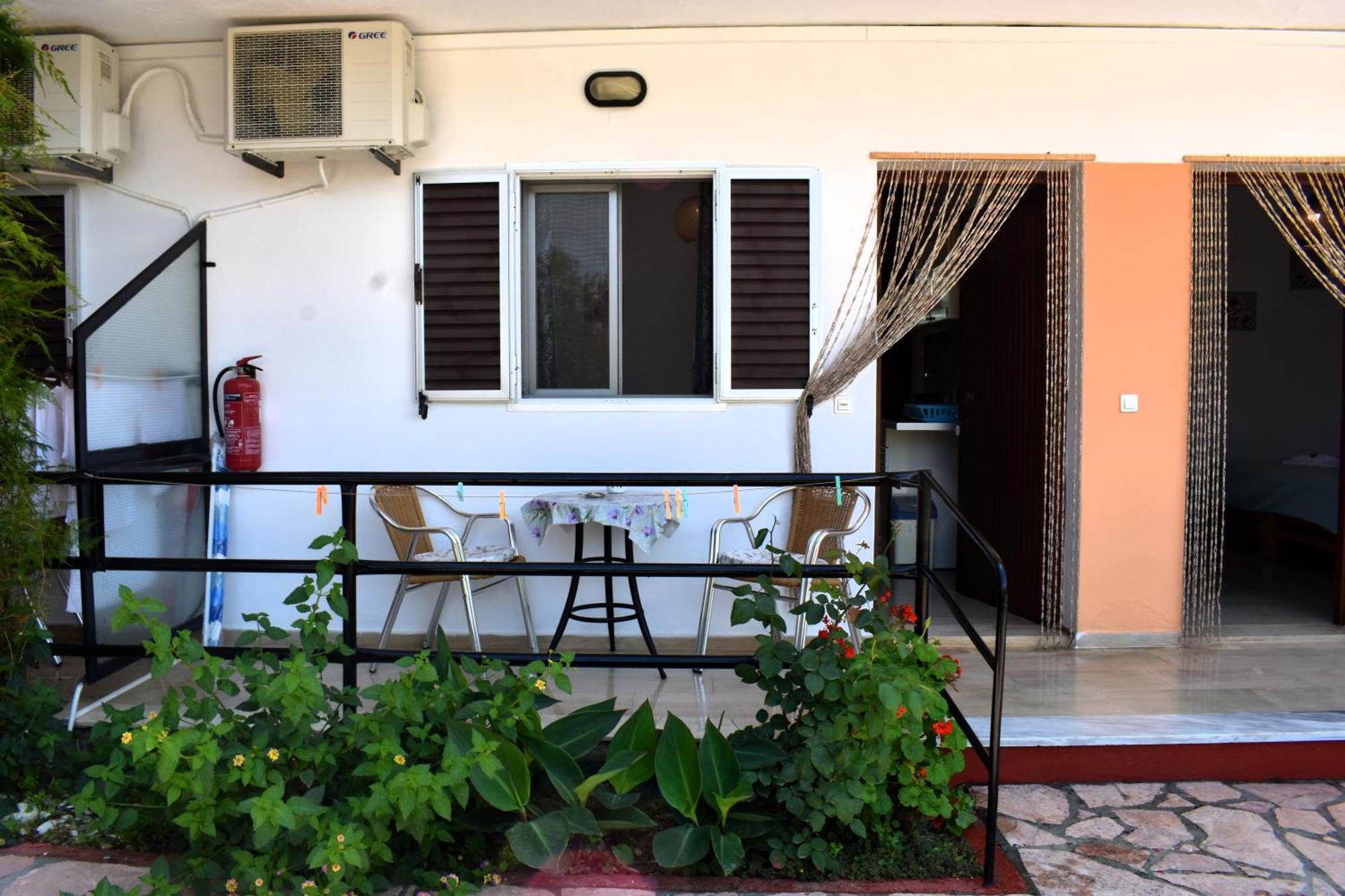 Kostas Apartments & Studios Agios Georgios Pagon Exterior photo
