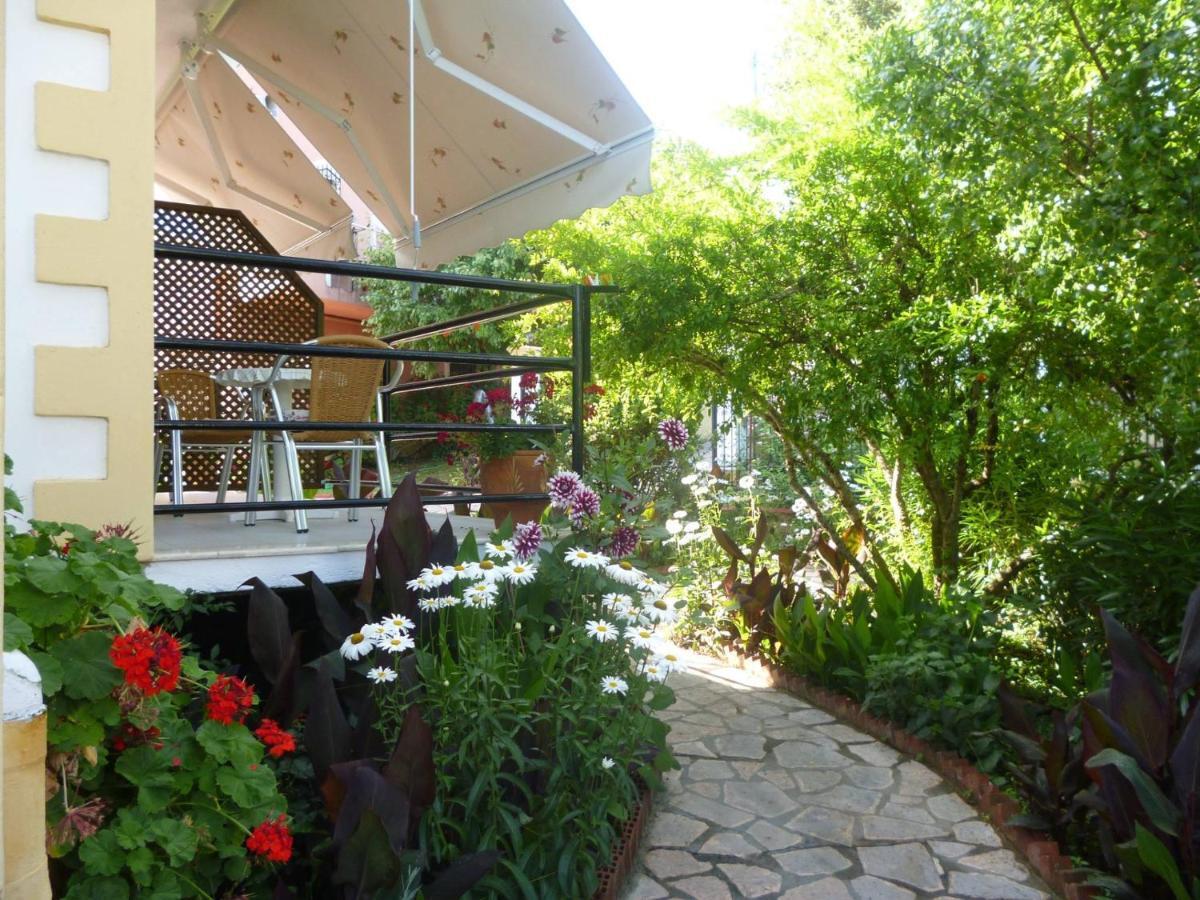 Kostas Apartments & Studios Agios Georgios Pagon Exterior photo
