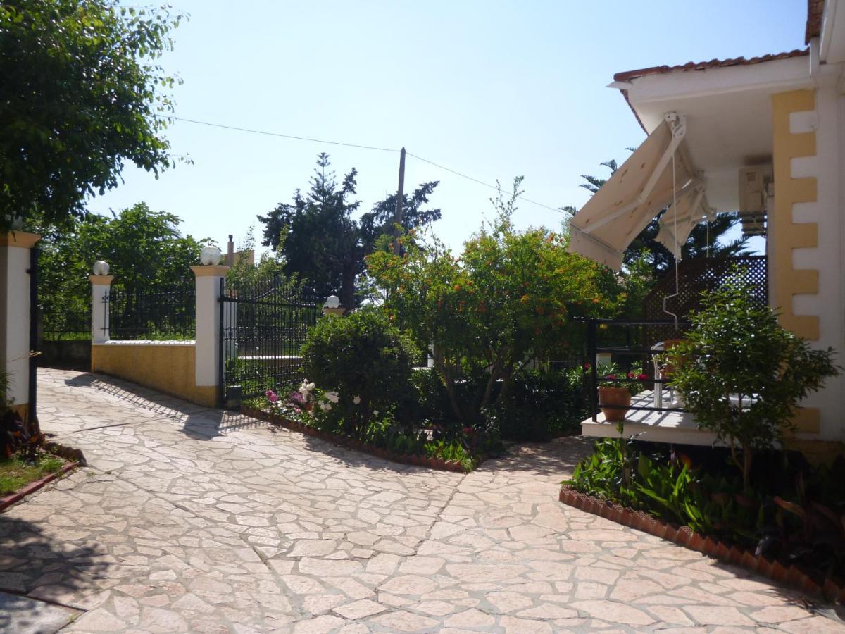Kostas Apartments & Studios Agios Georgios Pagon Exterior photo